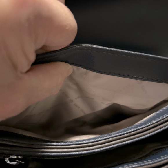 Nice Michael Kors crossbody. - Picture 8 of 15